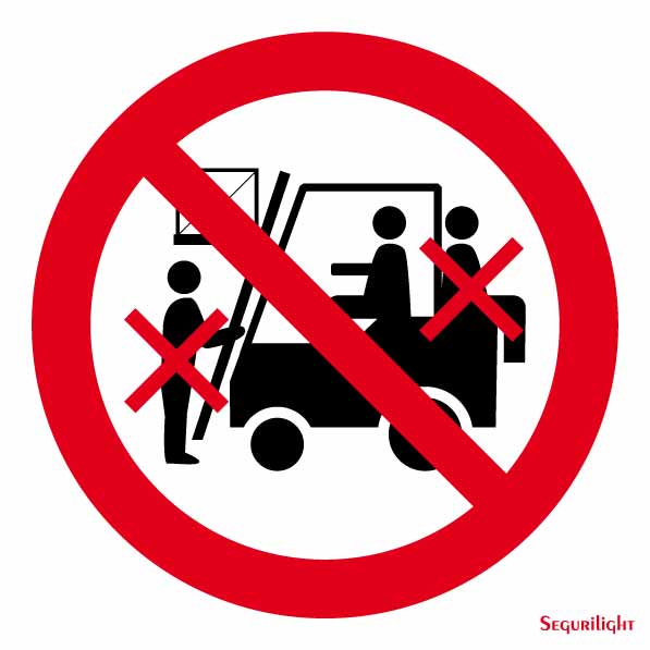 Señal Prohibido permanecer debajo de la carga